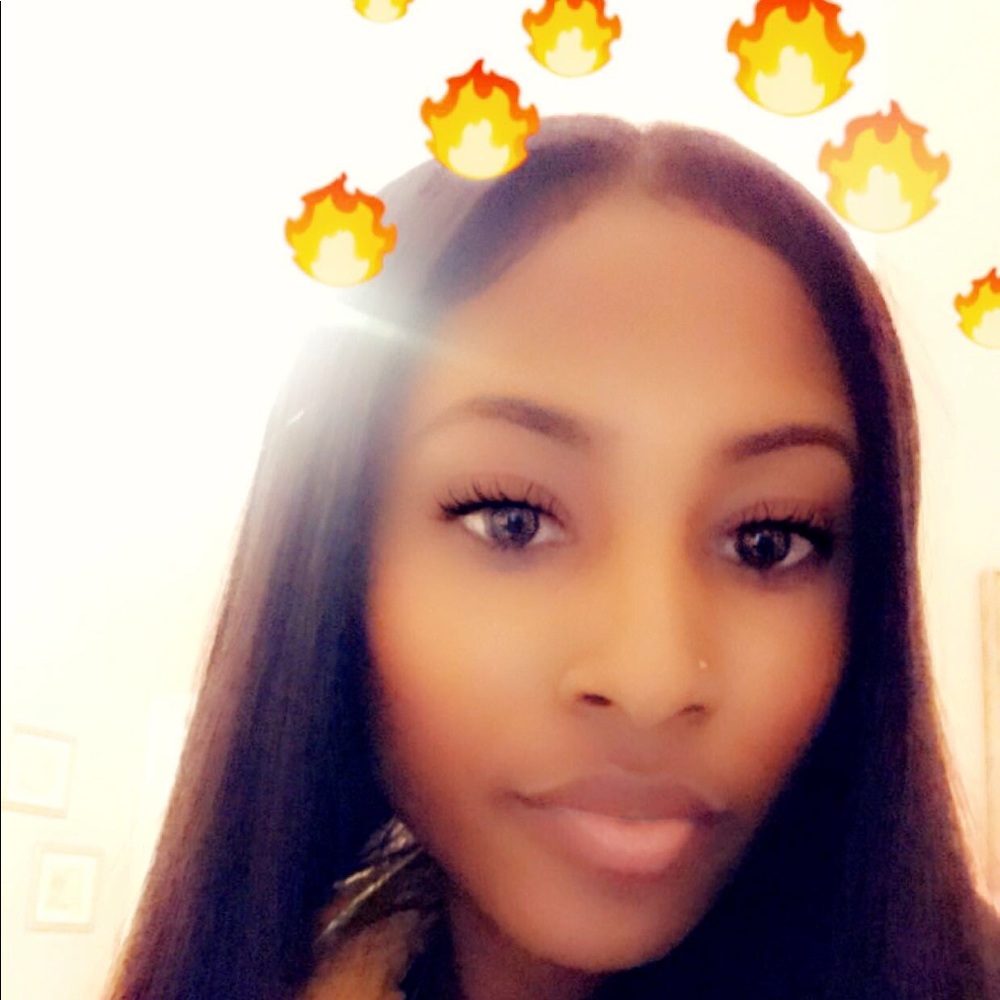 Meet your Posher, Kiana